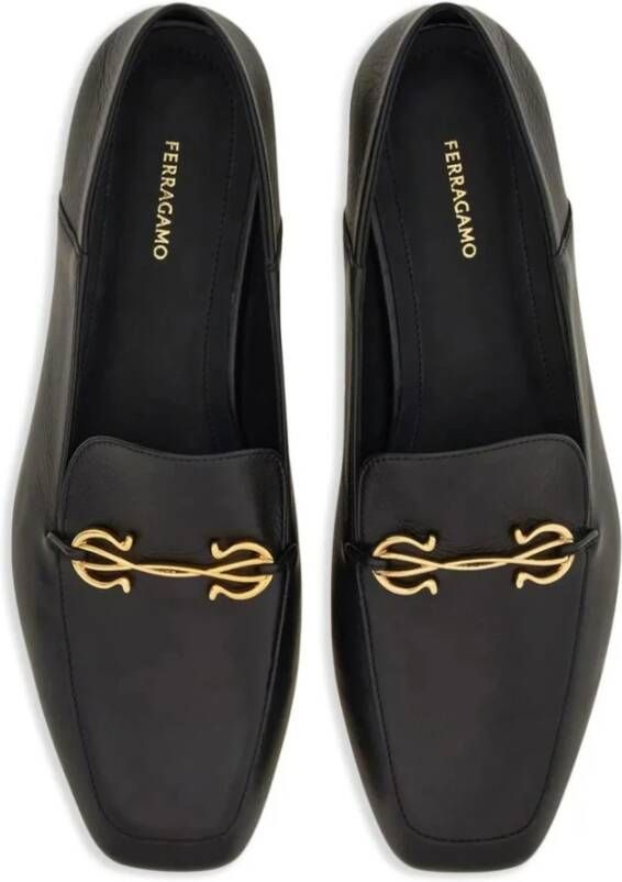 Salvatore Ferragamo Zwarte platte loafers met Gancini gesp Black Dames