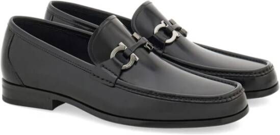 Salvatore Ferragamo Zwarte platte schoenen Gancini amandel teen Black Heren