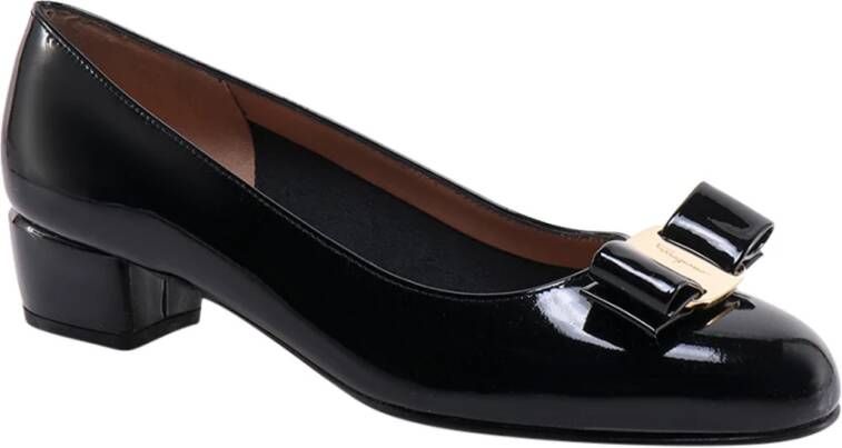 Salvatore Ferragamo Zwarte Pumps met Iconische Vara-strik Black Dames