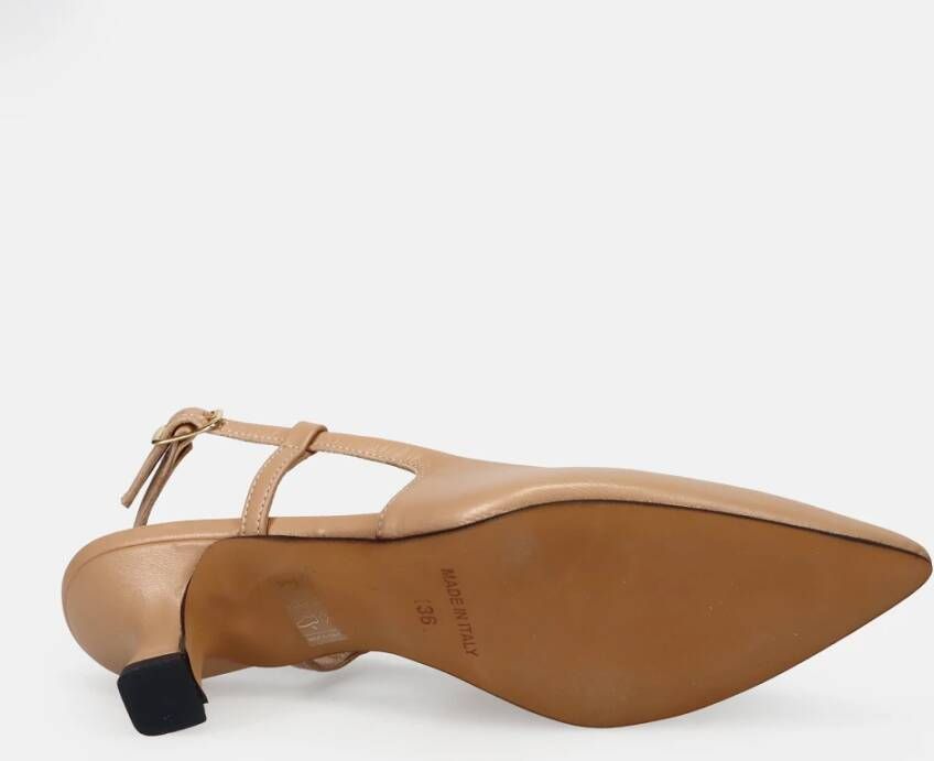 Sangiorgio Beige Hakken Schoenen voor Dagelijkse Elegantie Beige Dames