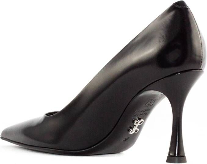 Sergio Levantesi Zwarte Diva Puntige Hak Pumps Black Dames