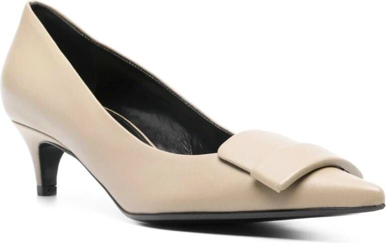 Sergio Rossi Beige Leren Pumps met puntige neus Beige Dames