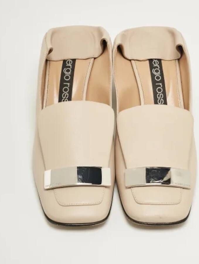 Sergio Rossi Pre-owned Leather flats Beige Dames