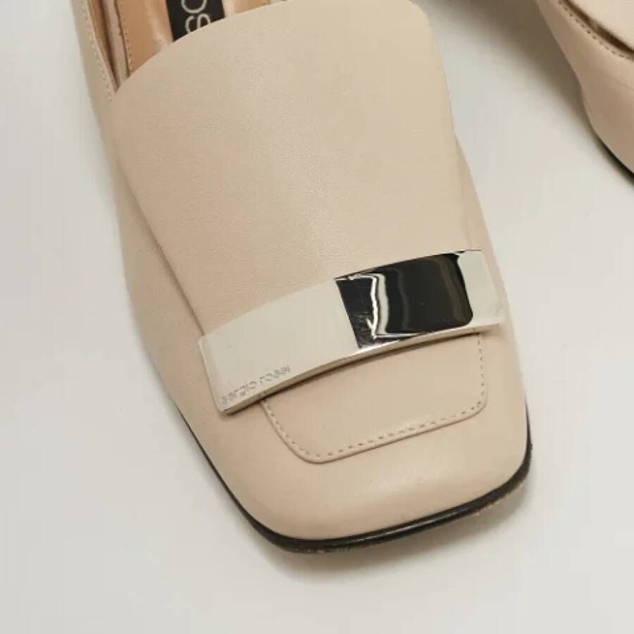 Sergio Rossi Pre-owned Leather flats Beige Dames