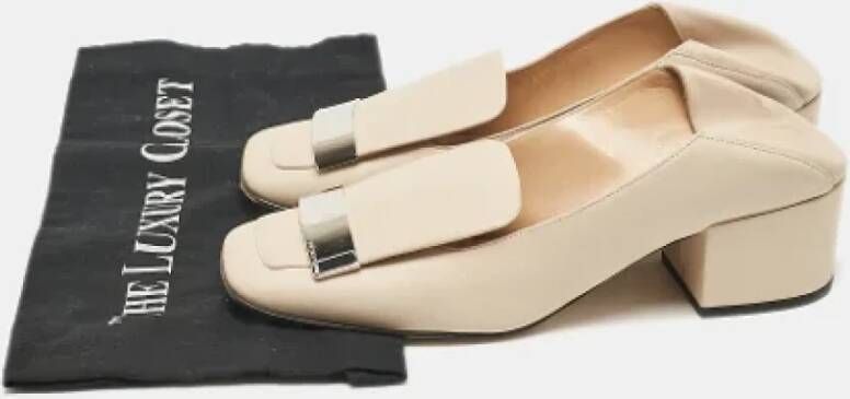 Sergio Rossi Pre-owned Leather flats Beige Dames