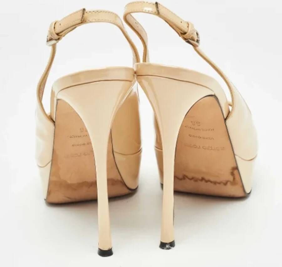 Sergio Rossi Pre-owned Leather heels Beige Dames