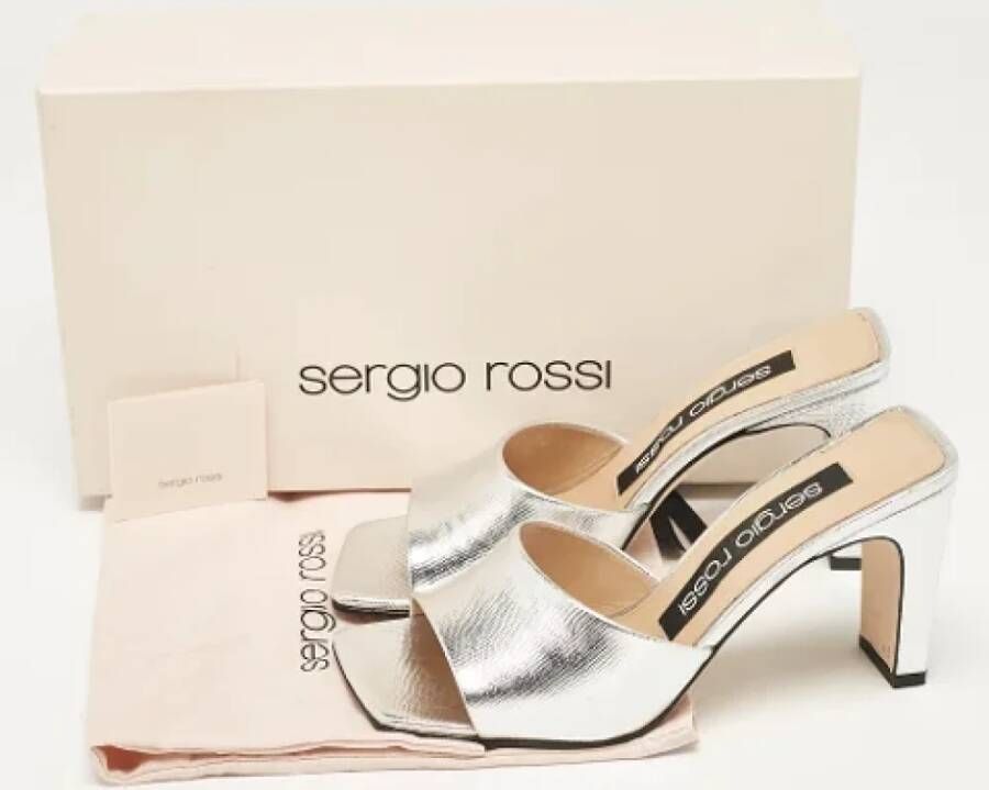 Sergio Rossi Pre-owned Leather sandals Gray Dames