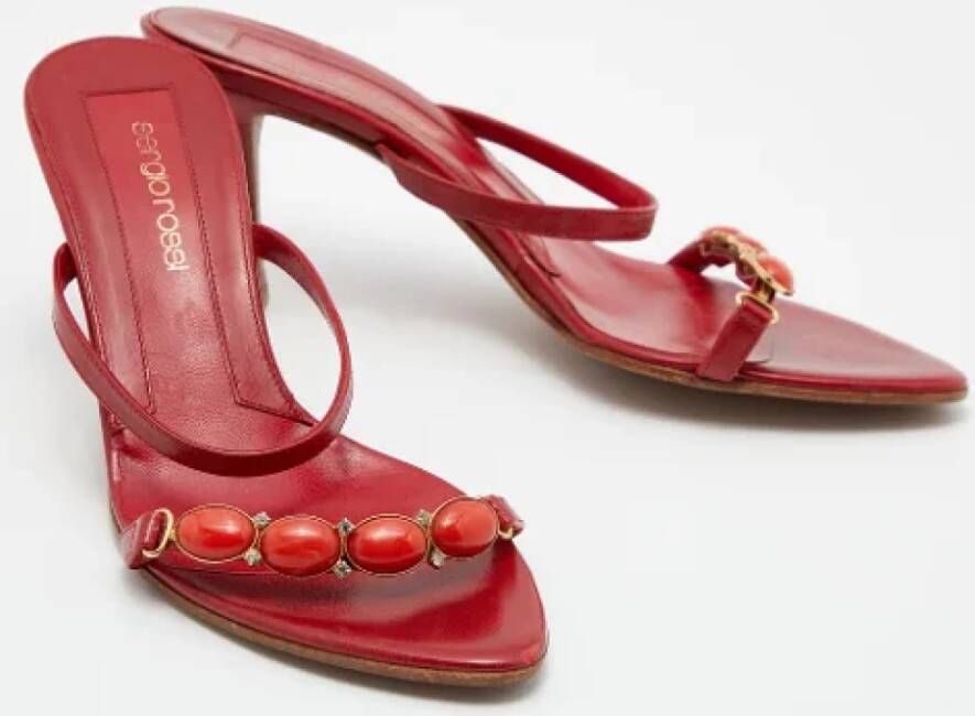 Sergio Rossi Pre-owned Leather sandals Red Dames