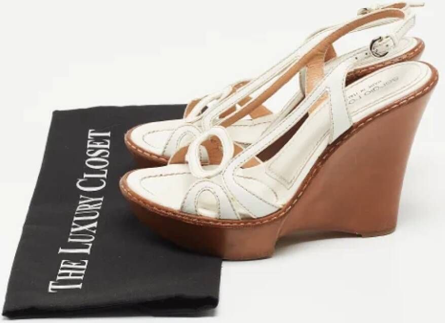 Sergio Rossi Pre-owned Leather sandals White Dames