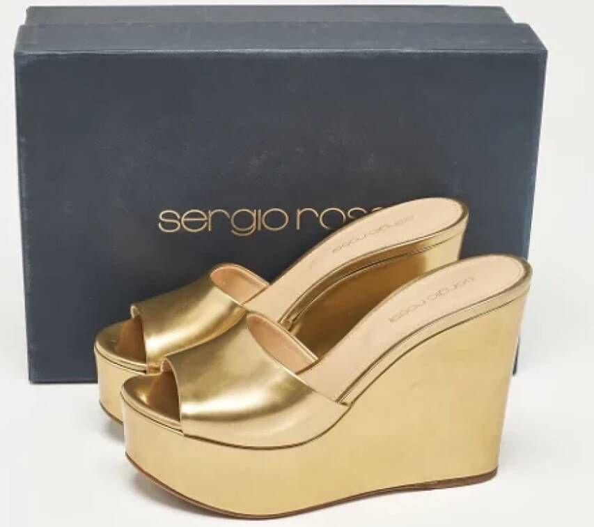 Sergio Rossi Pre-owned Leather sandals Yellow Dames