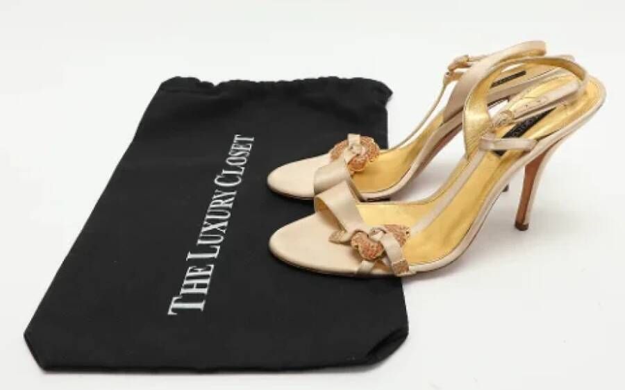 Sergio Rossi Pre-owned Satin sandals Beige Dames