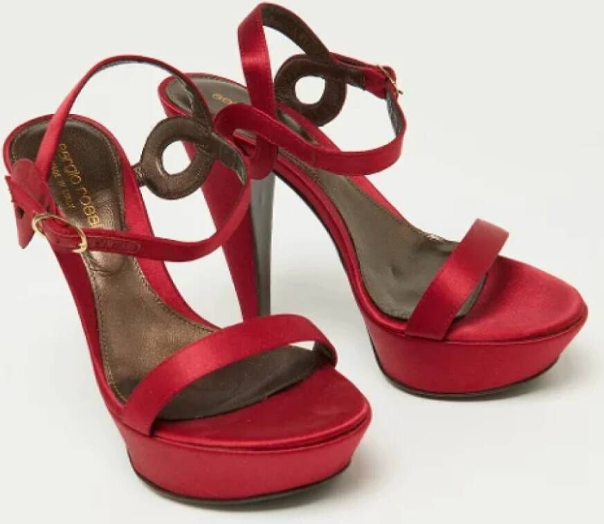 Sergio Rossi Pre-owned Satin sandals Red Dames