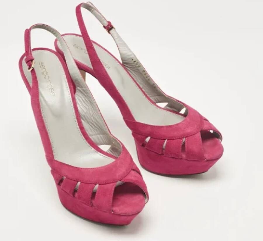 Sergio Rossi Pre-owned Suede sandals Pink Dames