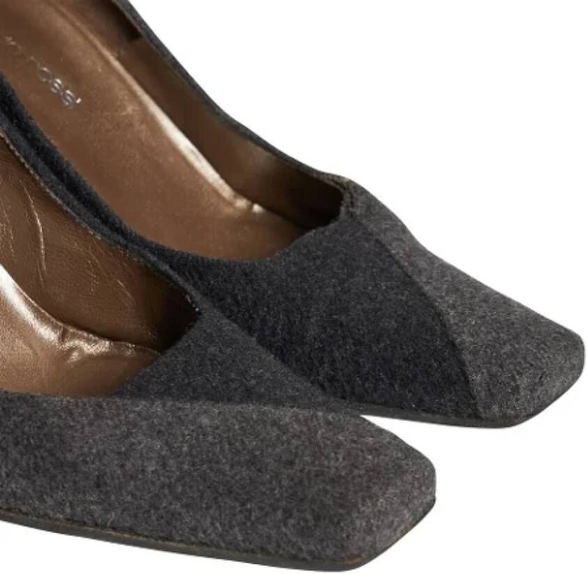 Sergio Rossi Pre-owned Wool heels Gray Dames