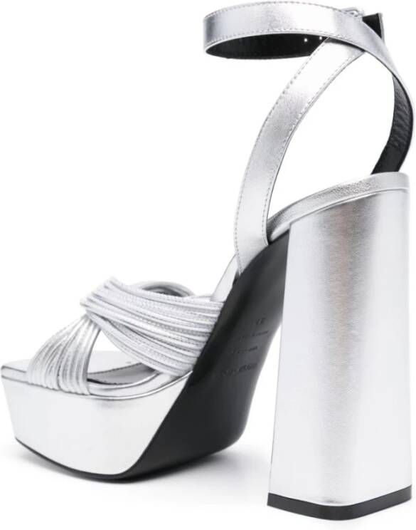 Sergio Rossi Zilveren Sandalen met Metallic Afwerking en Gedraaide Bandjes Gray Dames