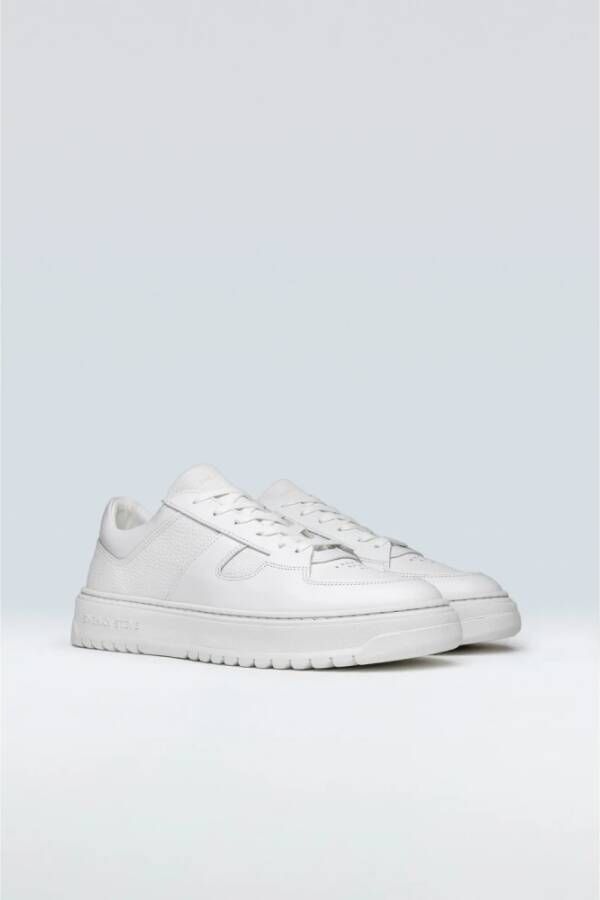 Sneaky Steve Casual Leren Sneaker met Geperforeerde Gaten White Unisex