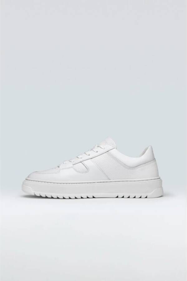 Sneaky Steve Casual Leren Sneaker met Geperforeerde Gaten White Unisex