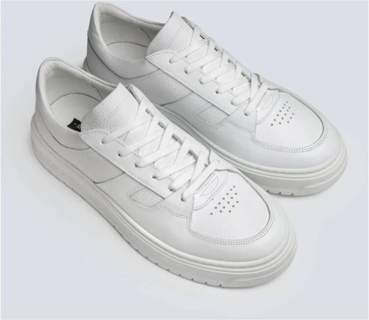 Sneaky Steve Casual Leren Sneaker met Geperforeerde Gaten White Unisex