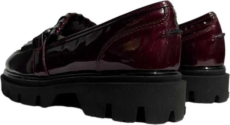 Status Bordeaux Patent Loafers met Franje Red Dames