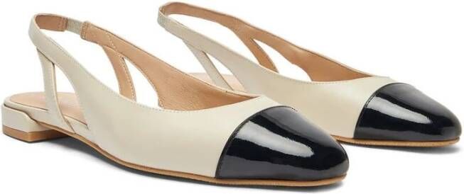 Stuart Weitzman Ballerina Schoenen Elegante Stijl Beige Dames