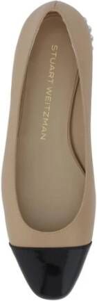 Stuart Weitzman Ballerina's van kalfsleer met parelapplicatie en lakleren neus Beige Dames