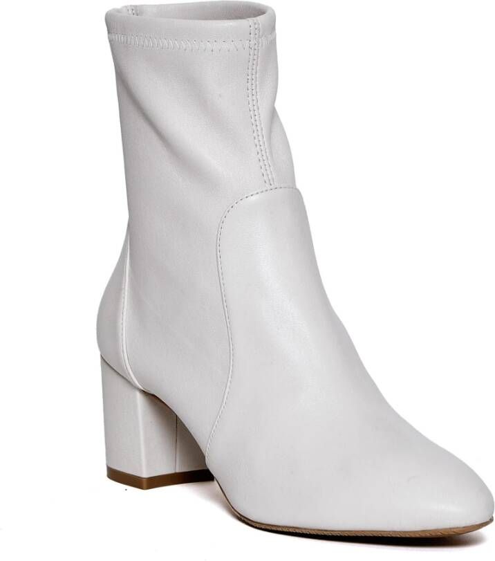 Stuart Weitzman Beige Suède Enkellaarzen Elegante Stijl White Dames