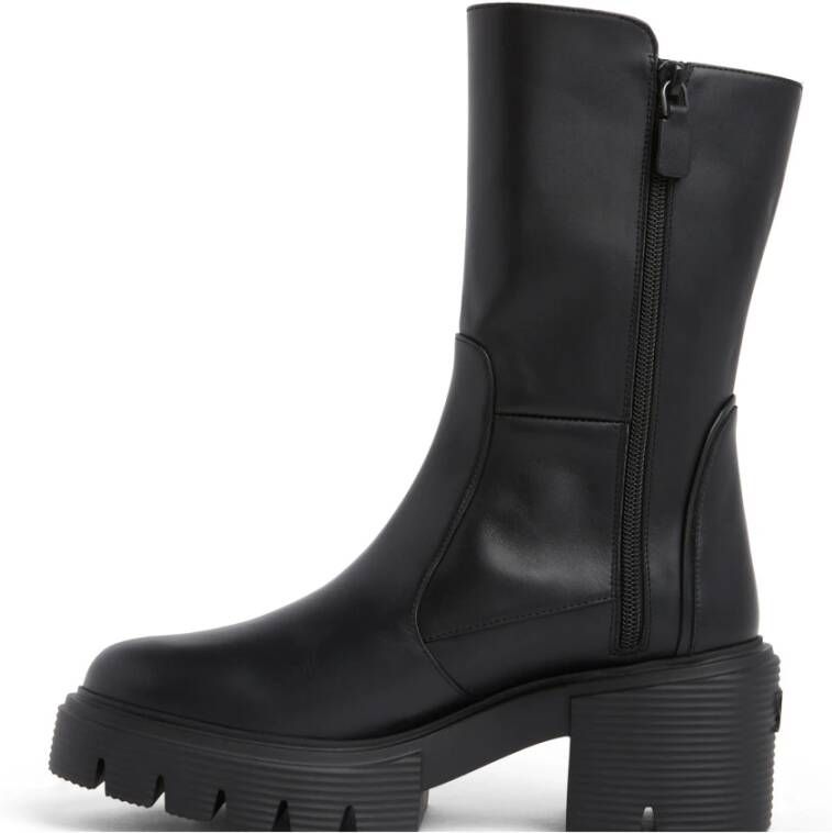 Stuart Weitzman Stoere Moto Bootie met Hardware Accents Zwart Dames