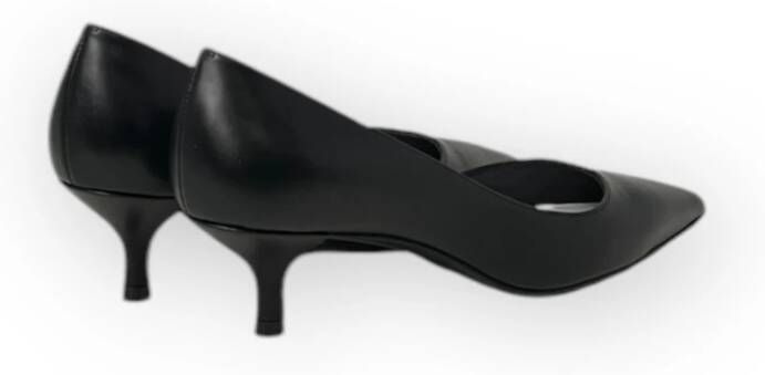 Stuart Weitzman Kitten Heel Pumps Black Dames