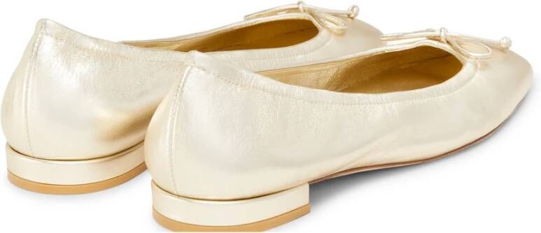 Stuart Weitzman Minimalistische Ballet Flat met Strik Accent Yellow Dames