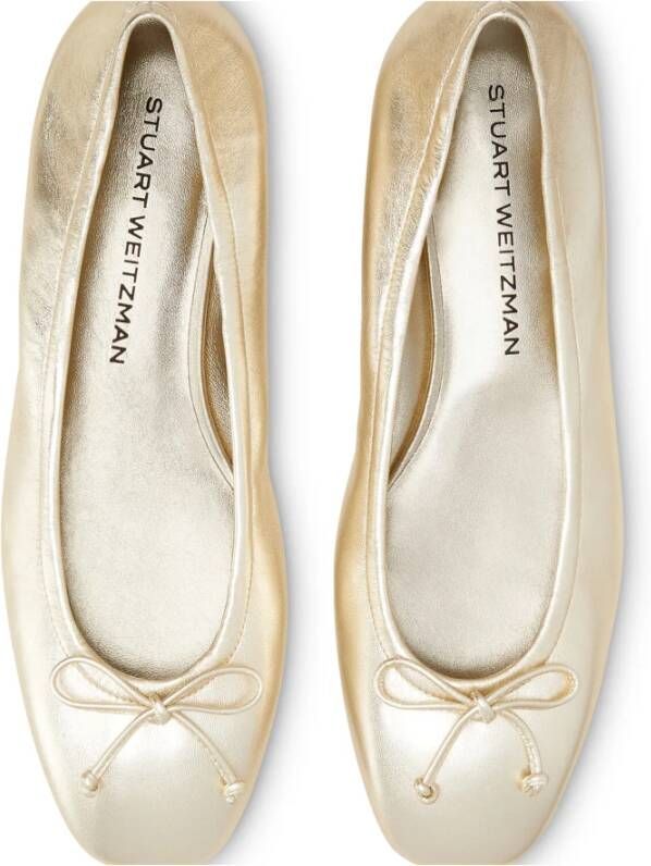 Stuart Weitzman Minimalistische Ballet Flat met Strik Accent Yellow Dames