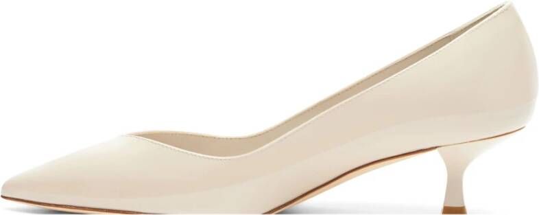 Stuart Weitzman V-Cut Pointed-Toe Pump White Dames