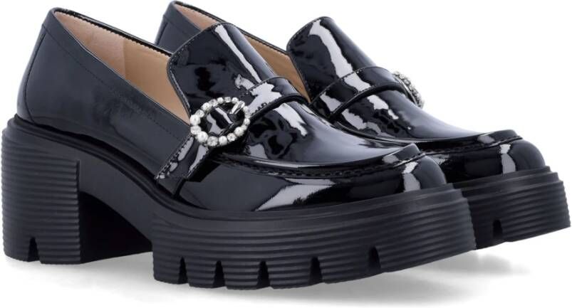 Stuart Weitzman Zwarte Gesloten Loafer met Kristallen Gesp Black Dames