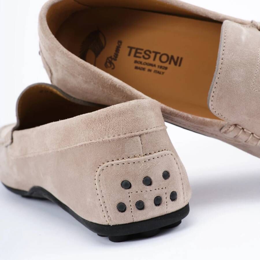 Testoni Suede Driver Schoenen Metalen Ornament Beige Heren