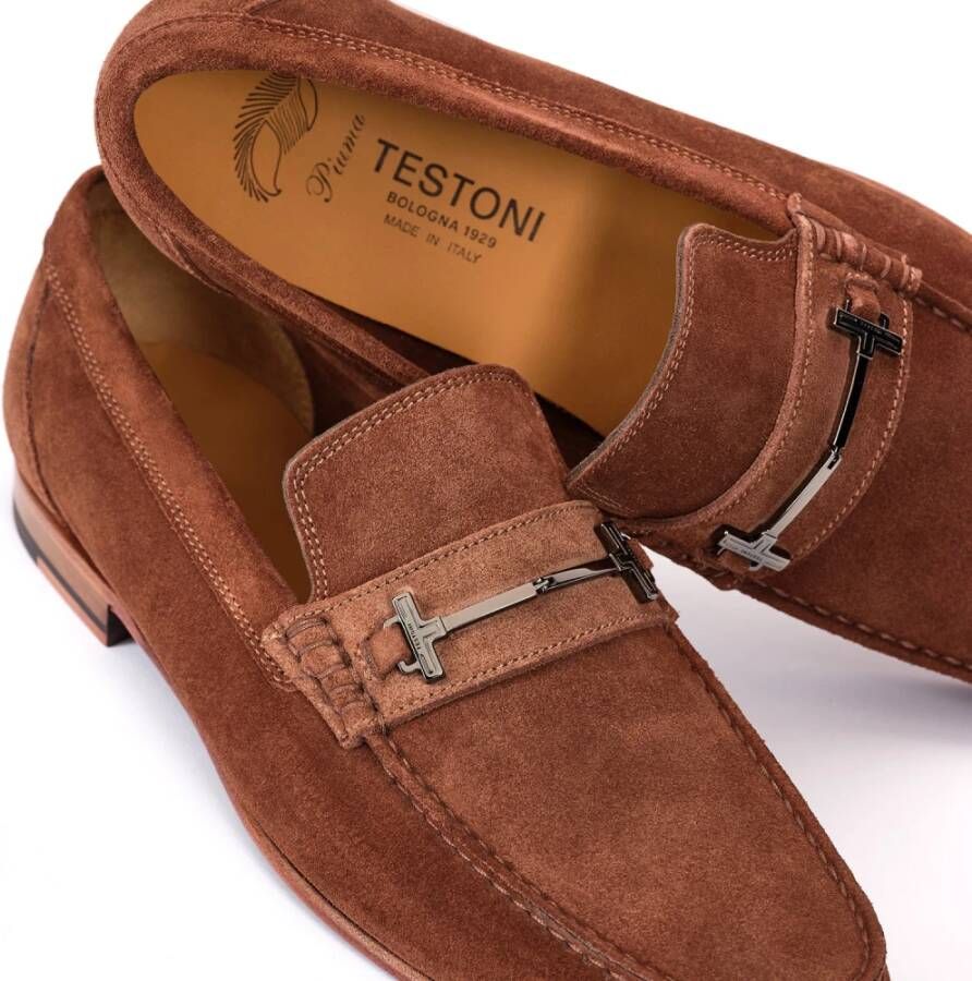 Testoni Suede Moccasin met T Metalen Ornament Brown Heren