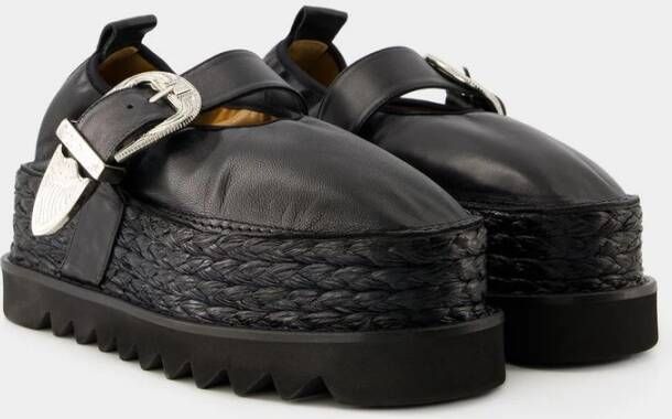 Toga Pulla Zwarte Leren Loafers Amandelvormige Neus Black Dames