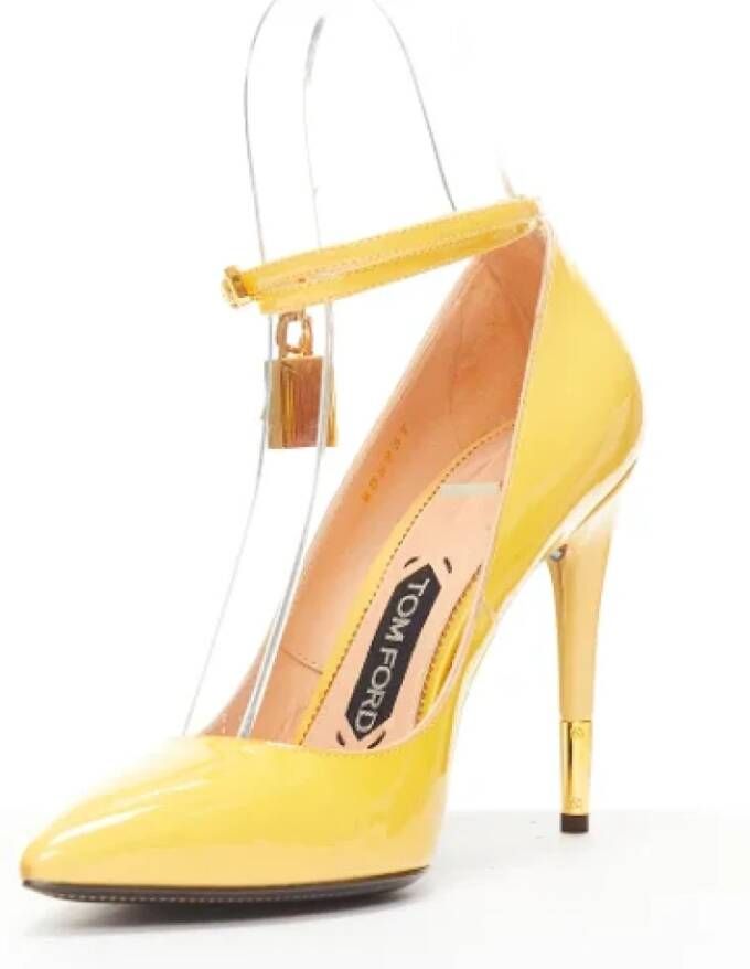 Tom Ford Pre-owned Leather heels Yellow Dames