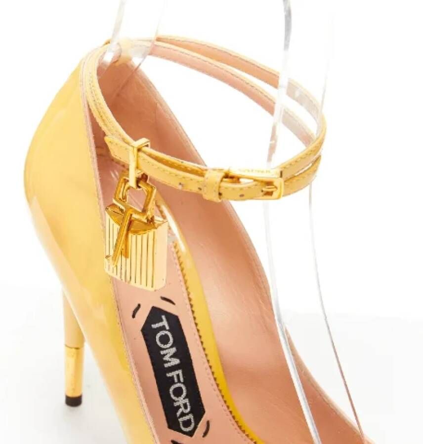 Tom Ford Pre-owned Leather heels Yellow Dames
