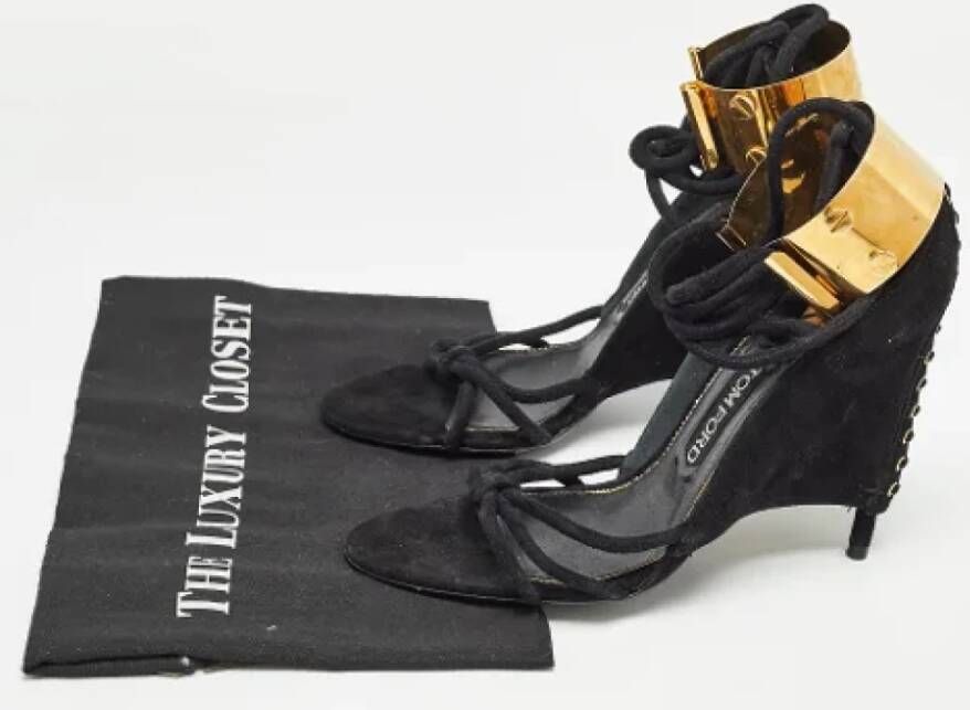 Tom Ford Pre-owned Suede sandals Black Dames