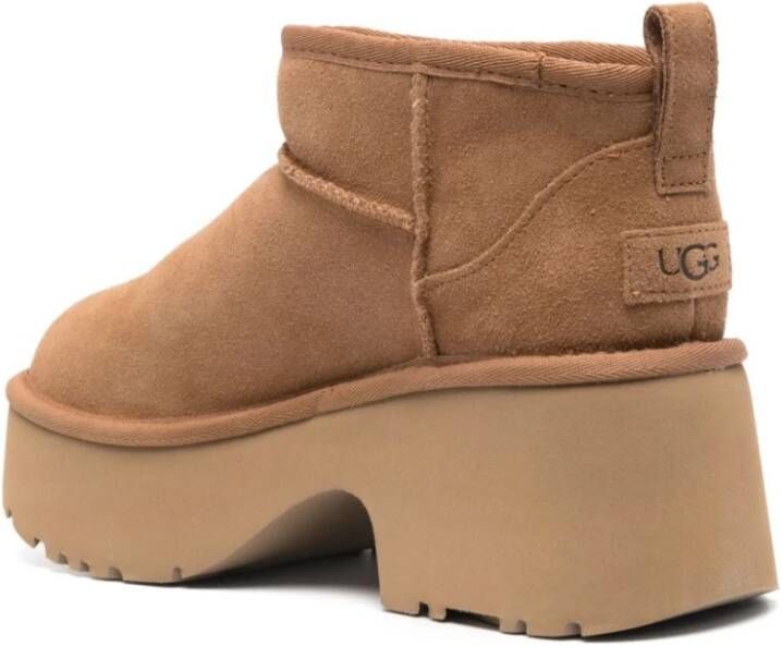 Ugg Beige Suède Laarzen met Naad Details Beige Dames