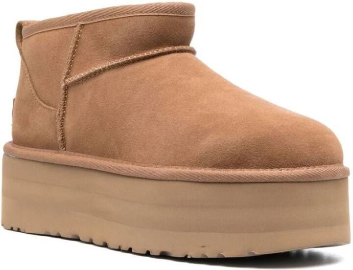 Ugg Klassieke Beige Enkellaarzen met Plateau Brown Dames