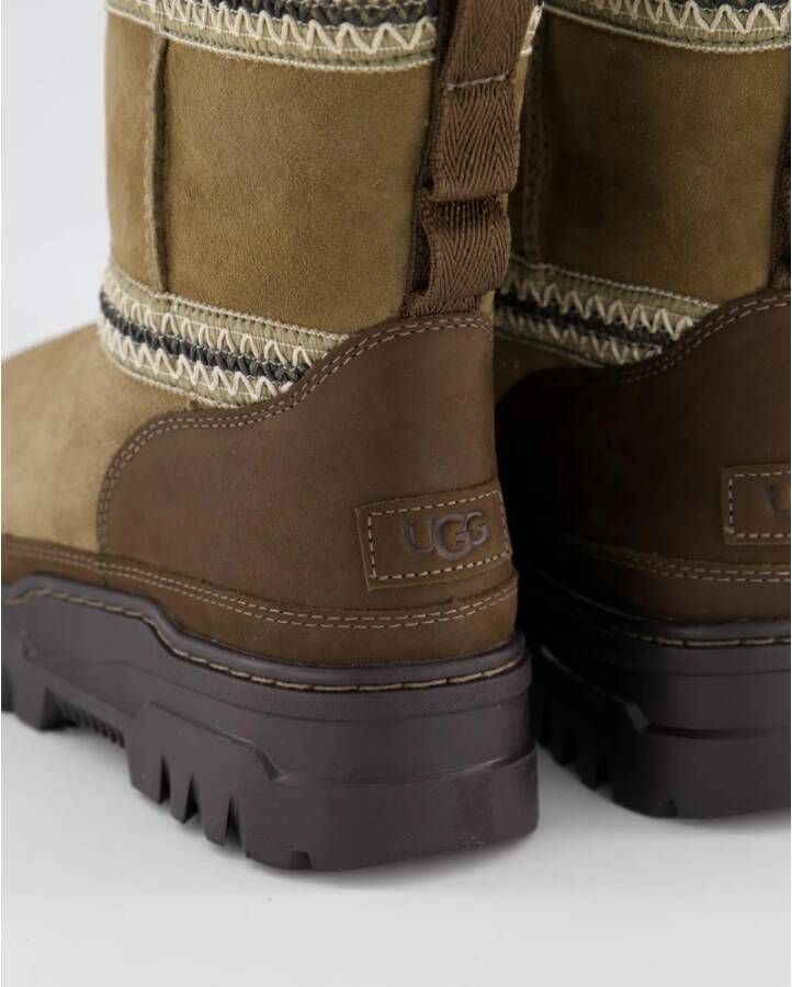 Ugg Klassieke korte weerhybride laarzen Brown Dames