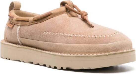 Ugg Sand Suede Slipper met Knotted Detail Beige Dames