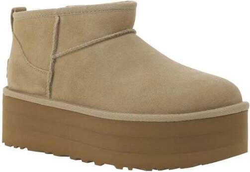 UGG Vachtlaarzen Dames W Classic Ultra Mini Platform Maat: 40 Materiaal: Suède Kleur: Beige