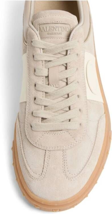 Valentino Garavani Beige Sneakers voor een stijlvolle look Beige Dames