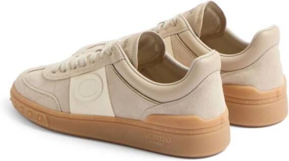 Valentino Garavani Beige Sneakers voor een stijlvolle look Beige Dames