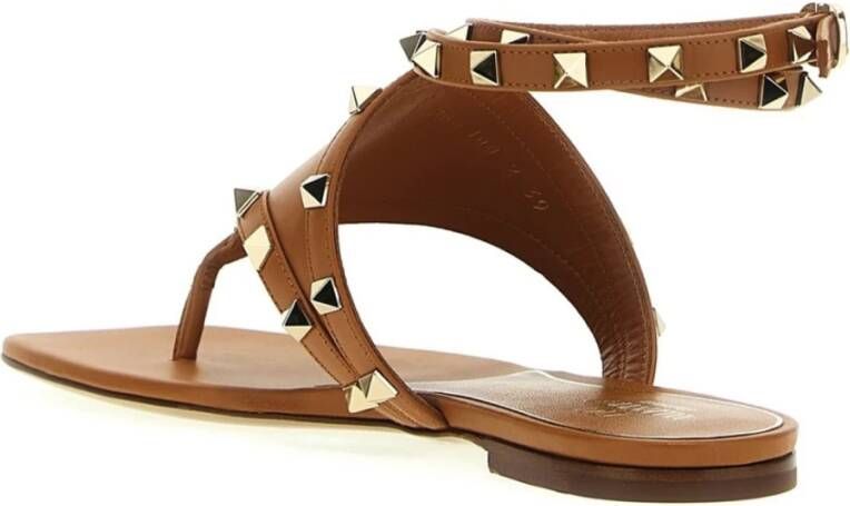 Valentino Garavani Bruine platte sandalen met gouden studs Brown Dames