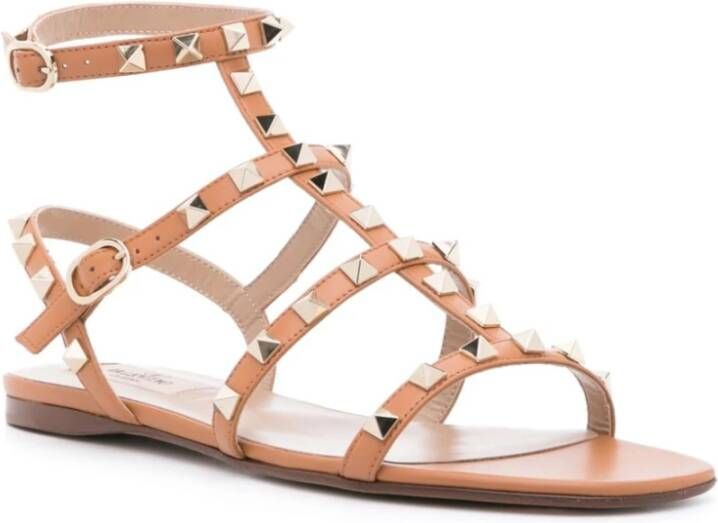 Valentino Garavani Bruine Rockstud Sandalen Italië Ontwerp Beige Dames