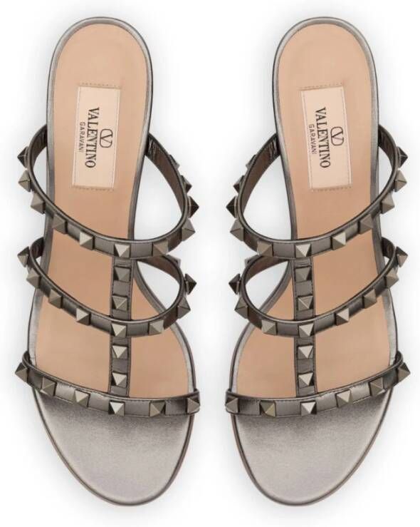 Valentino Garavani Grijze Caged Sandalen met Rockstud Details Gray Dames