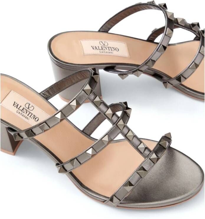 Valentino Garavani Grijze Caged Sandalen met Rockstud Details Gray Dames