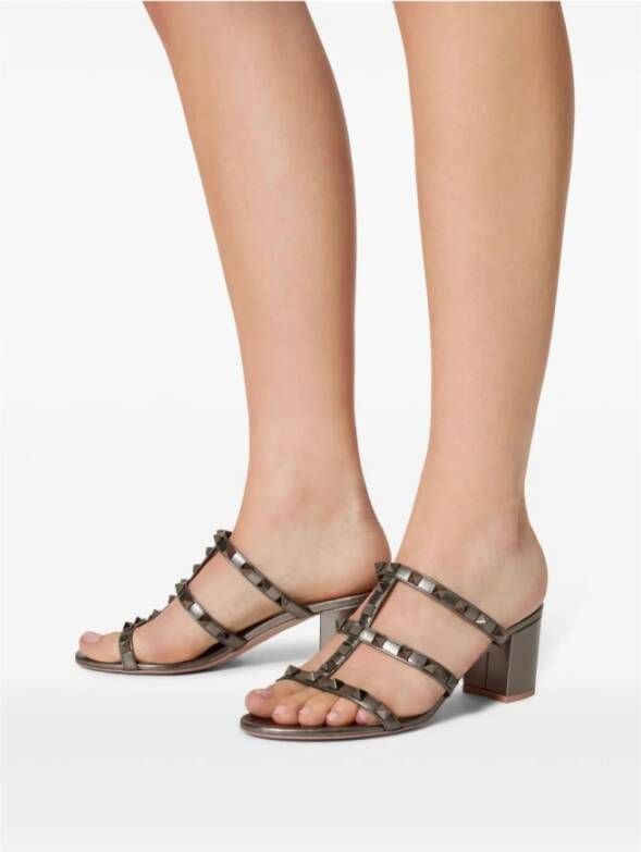 Valentino Garavani Grijze Caged Sandalen met Rockstud Details Gray Dames